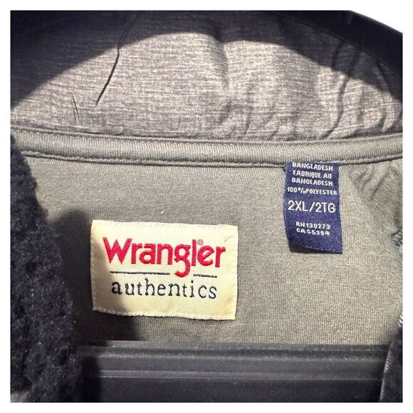 NWT Wrangler fleece 1/4 zip pull over sweater - Picture 3 of 4